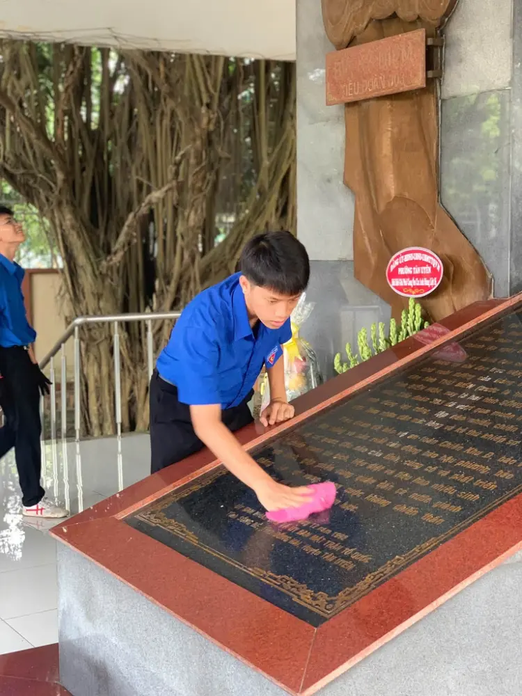 TRƯỜNG THPT HUỲNH VĂN NGHỆ KỶ NIỆM 79 NĂM NGÀY THƯƠNG BINH – LIỆT SĨ (27/7/1947 – 27/7/2026)