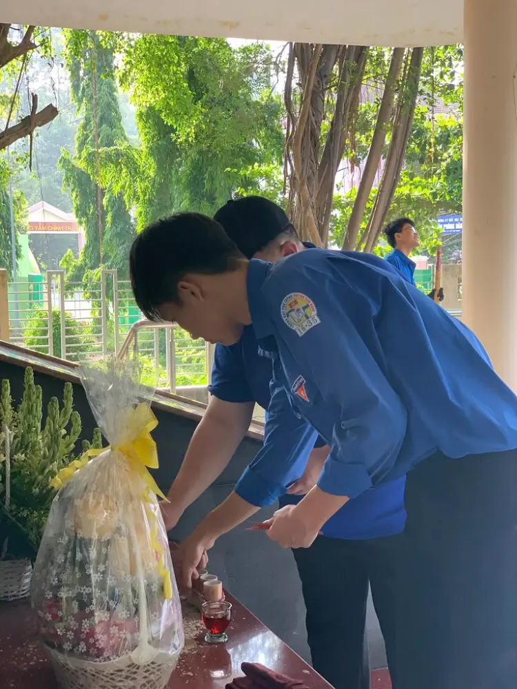 TRƯỜNG THPT HUỲNH VĂN NGHỆ KỶ NIỆM 79 NĂM NGÀY THƯƠNG BINH – LIỆT SĨ (27/7/1947 – 27/7/2026)