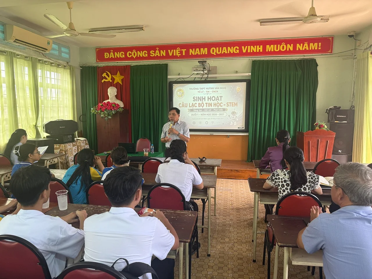 CÂU LẠC BỘ TIN HỌC – STEM TRƯỜNG THPT HUỲNH VĂN NGHỆ CHÍNH THỨC RA MẮT – KHỞI ĐẦU HÀNH TRÌNH SÁNG TẠO