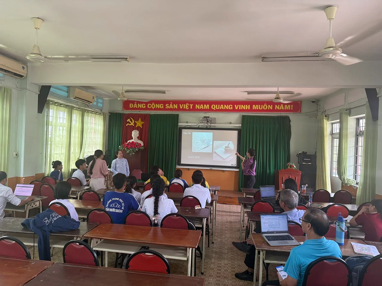 CÂU LẠC BỘ TIN HỌC – STEM TRƯỜNG THPT HUỲNH VĂN NGHỆ CHÍNH THỨC RA MẮT – KHỞI ĐẦU HÀNH TRÌNH SÁNG TẠO