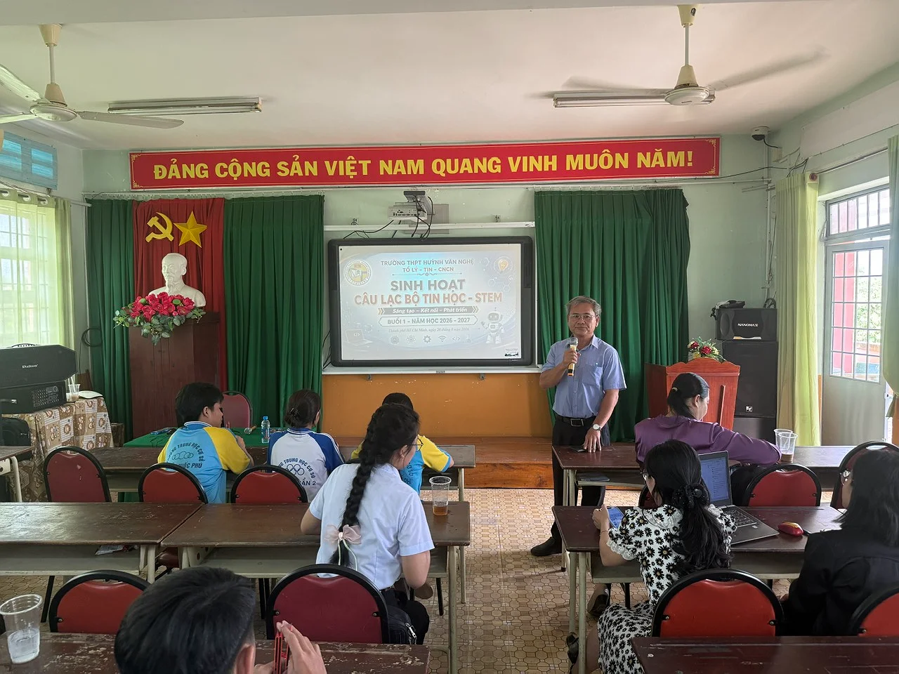 CÂU LẠC BỘ TIN HỌC – STEM TRƯỜNG THPT HUỲNH VĂN NGHỆ CHÍNH THỨC RA MẮT – KHỞI ĐẦU HÀNH TRÌNH SÁNG TẠO