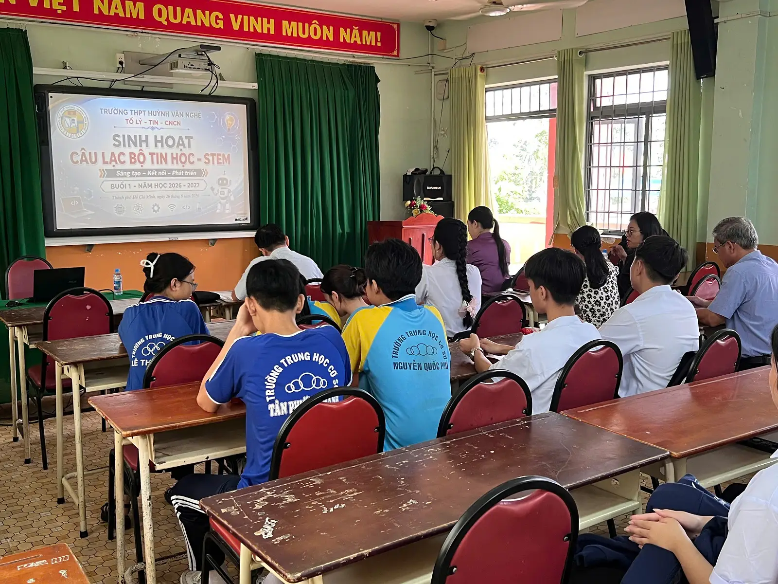 CÂU LẠC BỘ TIN HỌC – STEM TRƯỜNG THPT HUỲNH VĂN NGHỆ CHÍNH THỨC RA MẮT – KHỞI ĐẦU HÀNH TRÌNH SÁNG TẠO
