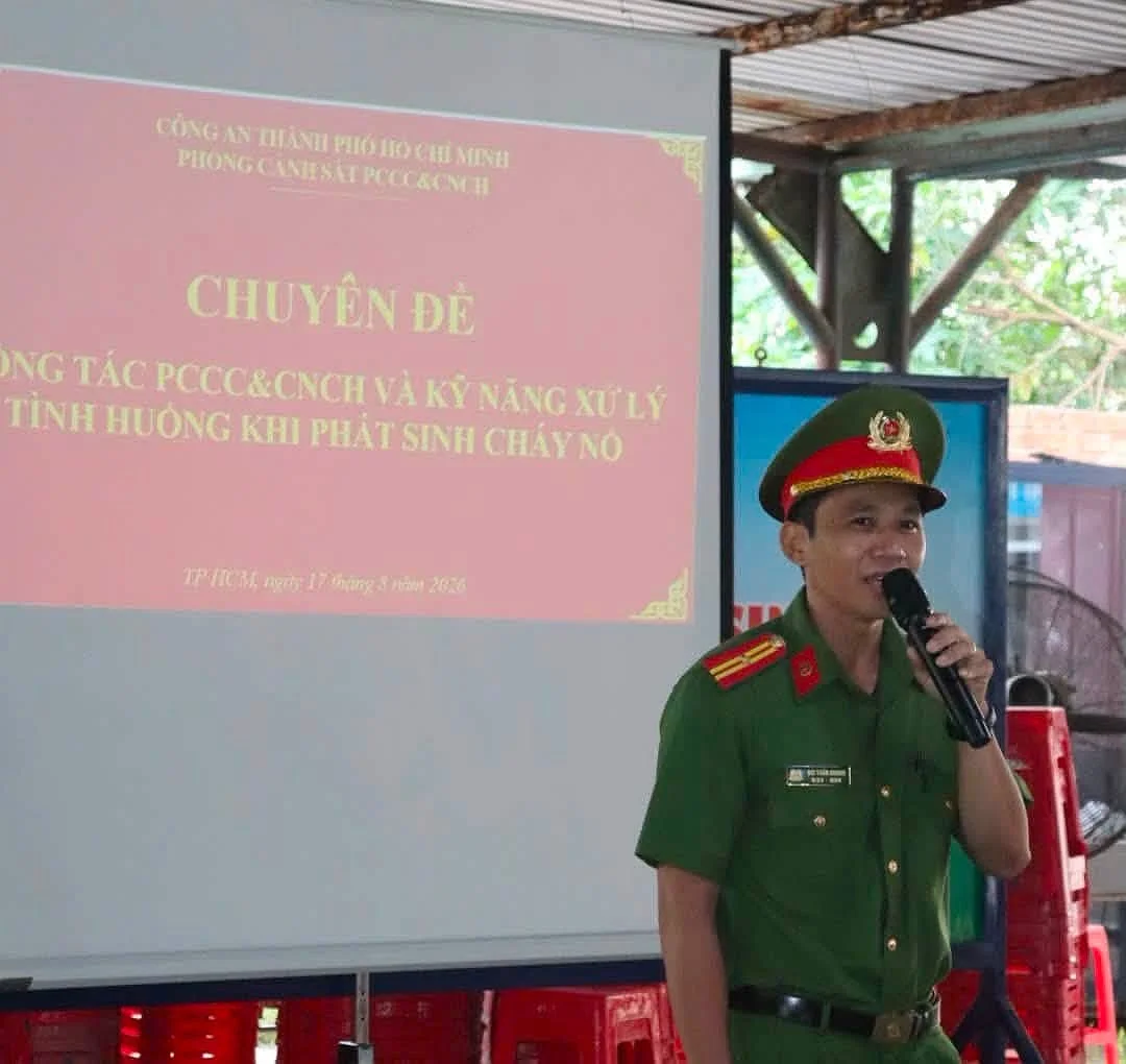 TRƯỜNG THPT HUỲNH VĂN NGHỆ TỔ CHỨC SINH HOẠT CHÍNH TRỊ ĐẦU NĂM HỌC VÀ GIÁO DỤC KIẾN THỨC, KỸ NĂNG CHO HỌC SINH