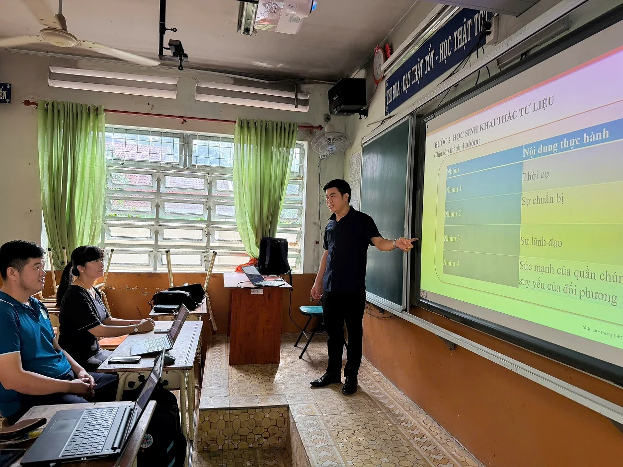 TRIỂN KHAI HOẠT ĐỘNG CHUYÊN MÔN HÈ MÔN LỊCH SỬ