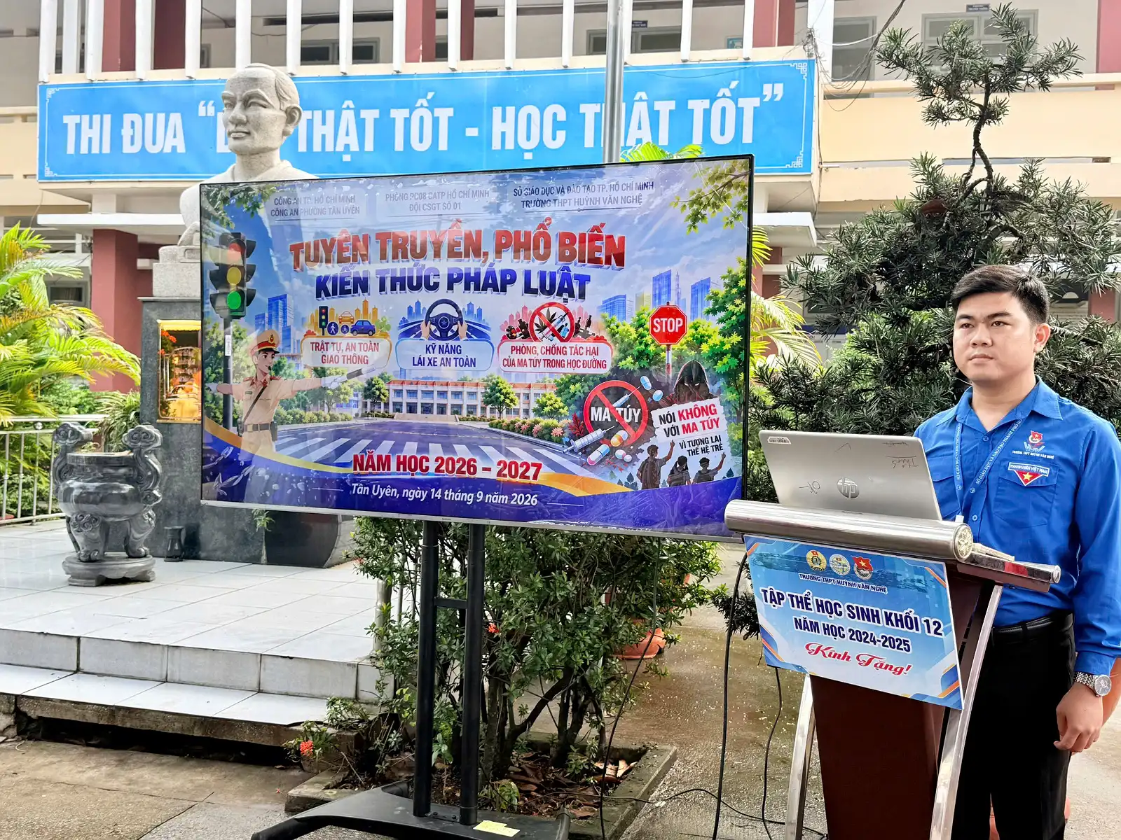 THPT HUỲNH VĂN NGHỆ: TUYÊN TRUYỀN, PHỔ BIẾN KIẾN THỨC PHÁP LUẬT CHO HỌC SINH