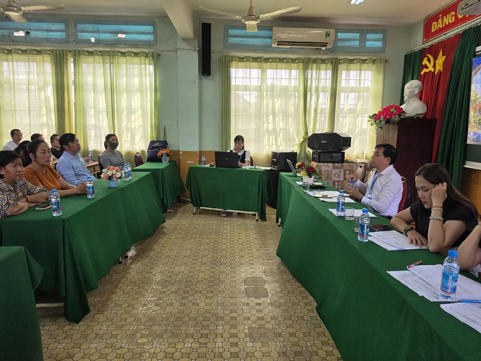 TRƯỜNG THPT HUỲNH VĂN NGHỆ TỔ CHỨC THÀNH CÔNG HỘI NGHỊ BAN ĐẠI DIỆN CHA MẸ HỌC SINH TOÀN TRƯỜNG NĂM HỌC 2026 – 2027