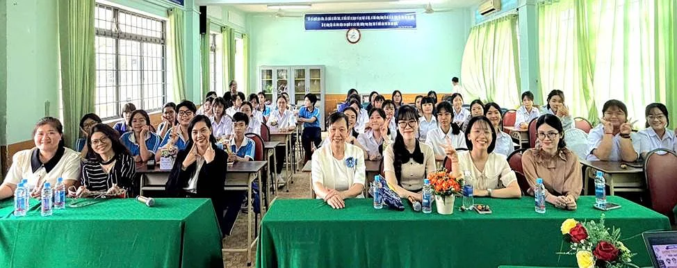 LỄ RA MẮT CLB “VĂN HAY CHỮ TỐT” TRƯỜNG THPT HUỲNH VĂN NGHỆ