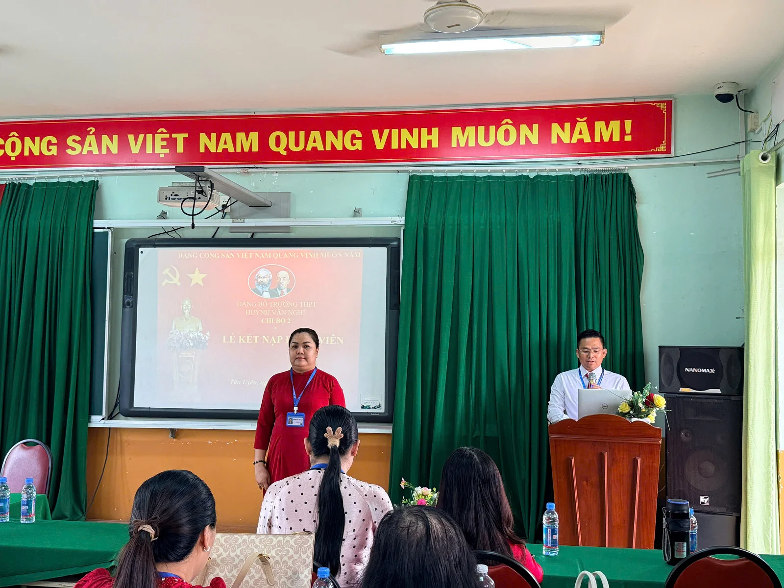 CHI BỘ 2 – TRƯỜNG THPT HUỲNH VĂN NGHỆ LONG TRỌNG TỔ CHỨC LỄ KẾT NẠP ĐẢNG VIÊN MỚI CHO QUẦN CHÚNG NGUYỄN TRẦN CẨM THÚY