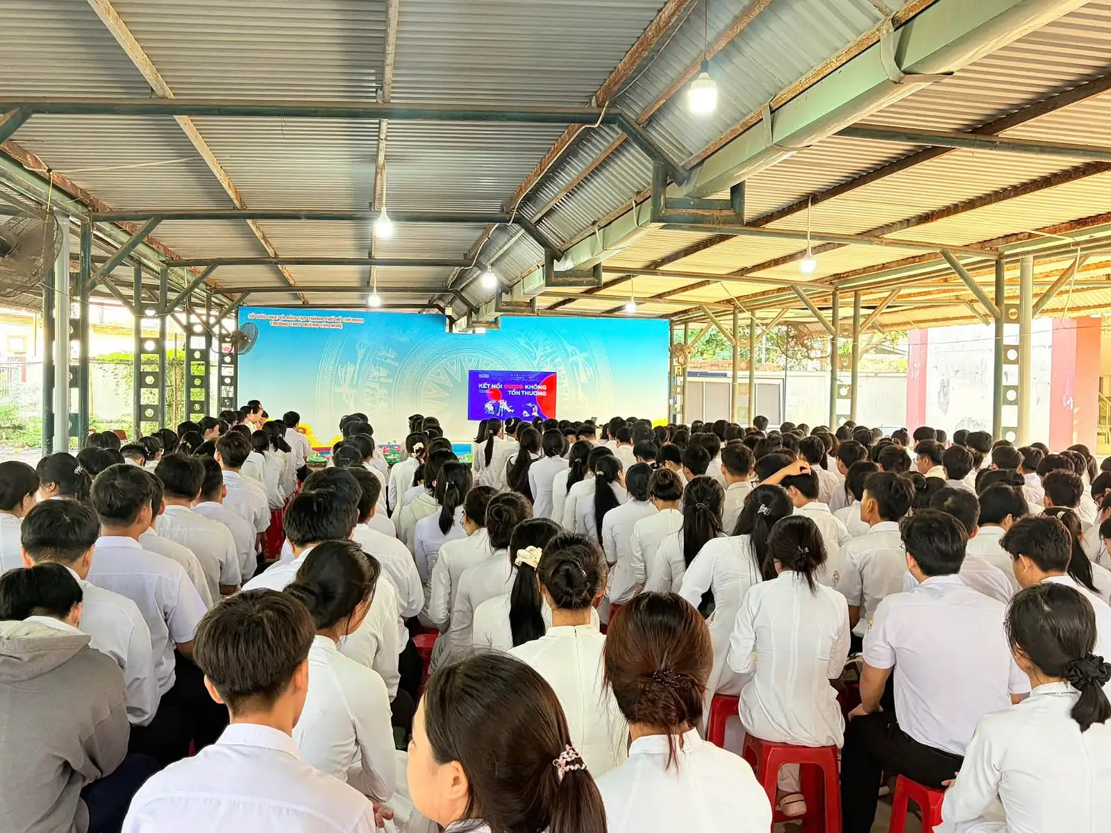 TRƯỜNG THPT HUỲNH VĂN NGHỆ HƯỞNG ỨNG CHIẾN DỊCH “KHÔNG MỘT MÌNH 2026”