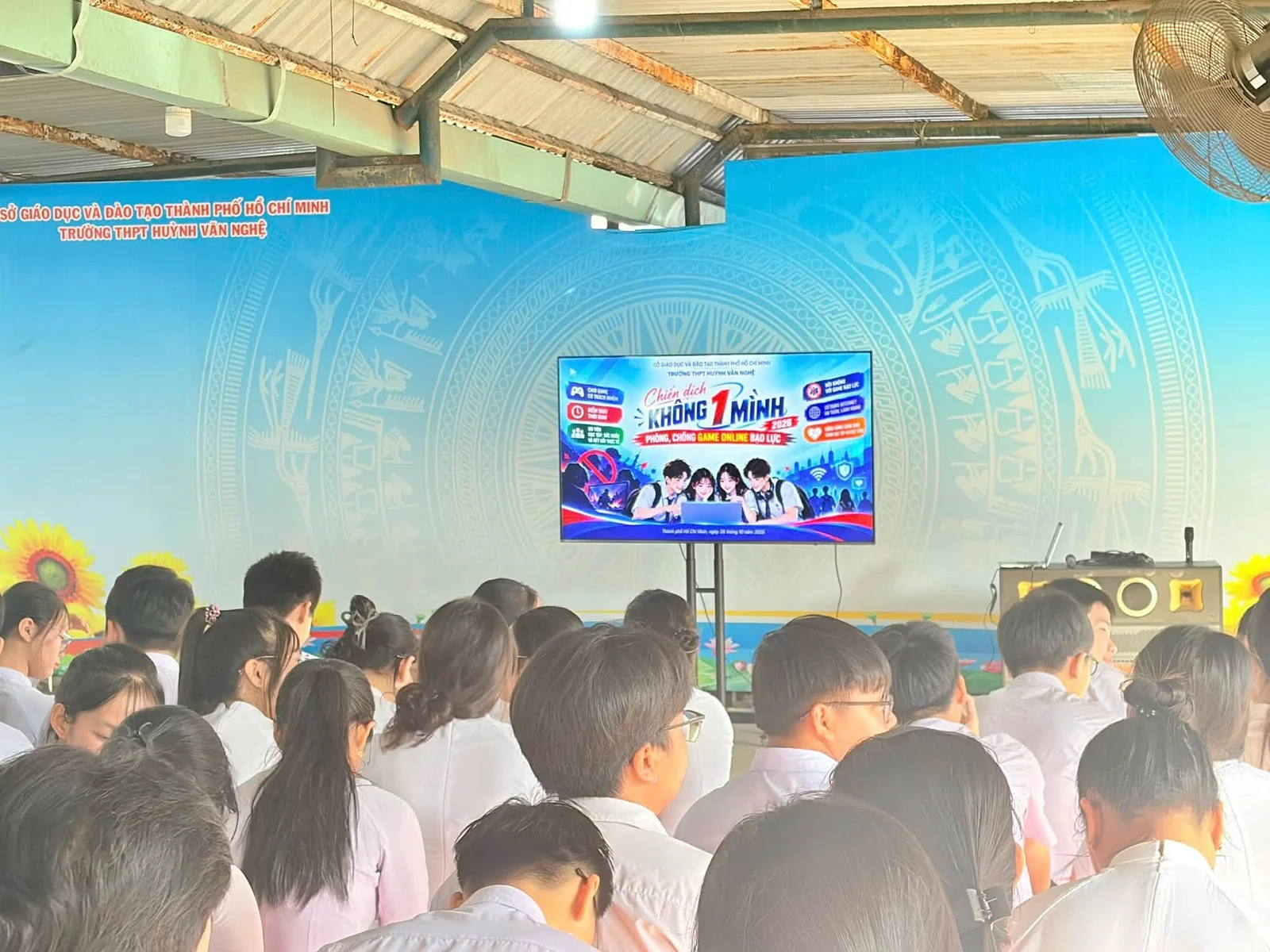 TRƯỜNG THPT HUỲNH VĂN NGHỆ HƯỞNG ỨNG CHIẾN DỊCH “KHÔNG MỘT MÌNH 2026”