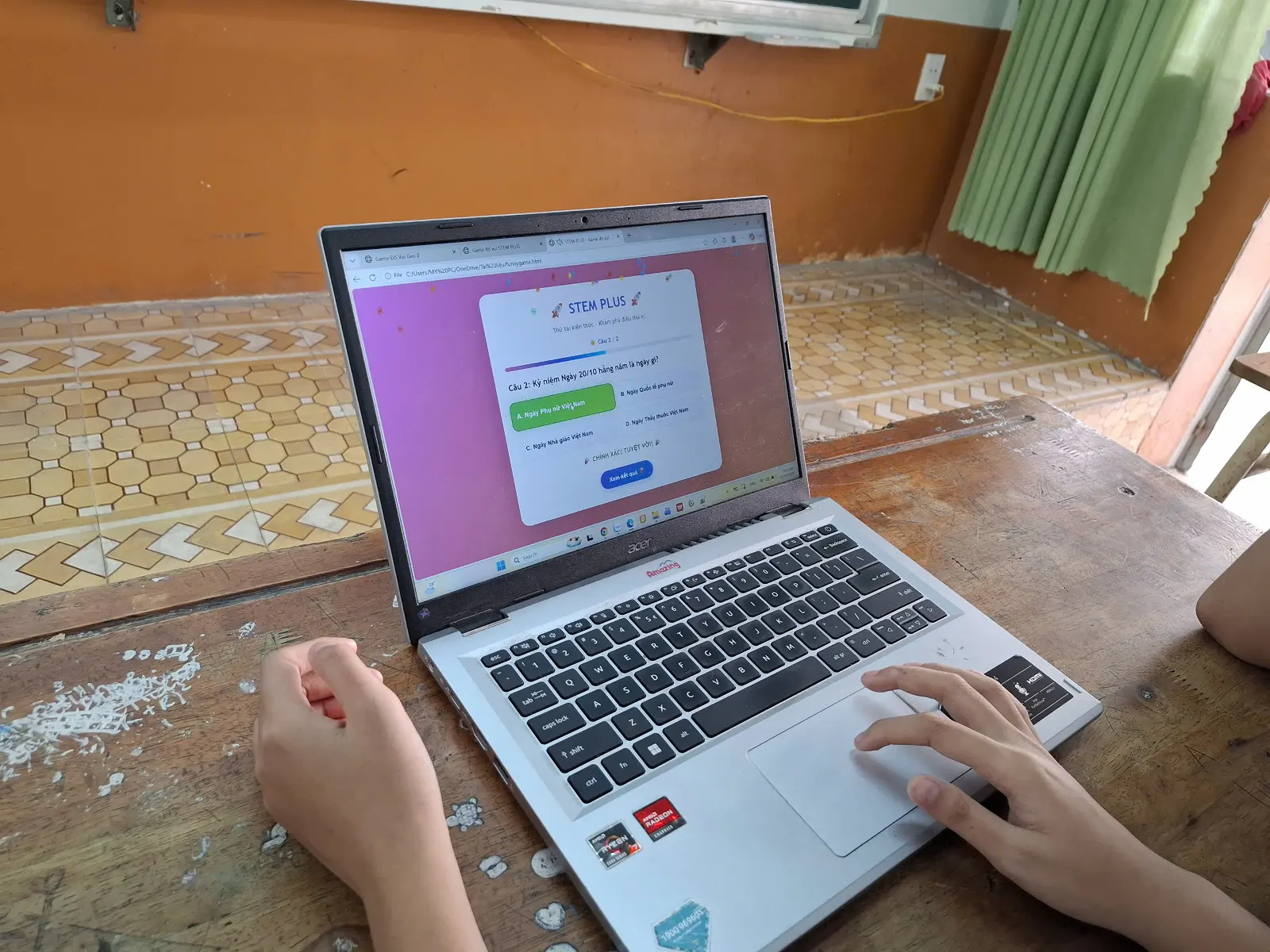 CÂU LẠC BỘ TIN HỌC – STEM (STEM PLUS) BỨT PHÁ SÁNG TẠO VỚI CHỦ ĐỀ THÁNG 10: “LẬP TRÌNH SÁNG TẠO VÀ ỨNG DỤNG AI HỖ TRỢ LẬP TRÌNH”