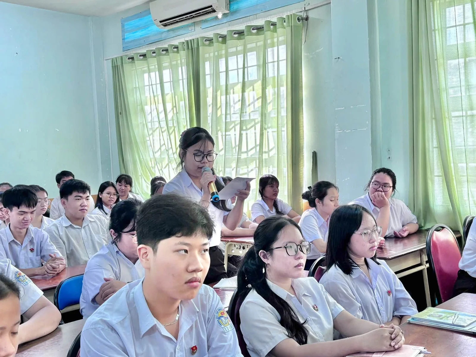 TRƯỜNG THPT HUỲNH VĂN NGHỆ TỔ CHỨC HỘI NGHỊ ĐỐI THOẠI GIỮA LÃNH ĐẠO NHÀ TRƯỜNG VÀ HỌC SINH LẦN THỨ NHẤT, NĂM HỌC 2026 – 2027