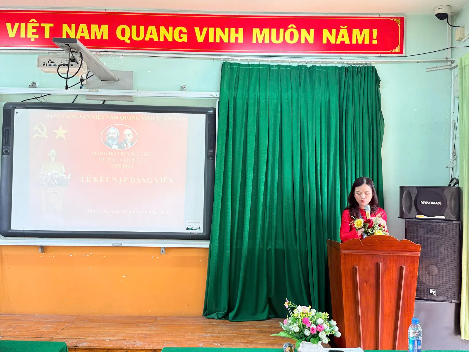 CHI BỘ 2 – TRƯỜNG THPT HUỲNH VĂN NGHỆ LONG TRỌNG TỔ CHỨC LỄ KẾT NẠP ĐẢNG VIÊN MỚI CHO QUẦN CHÚNG NGUYỄN TRẦN CẨM THÚY
