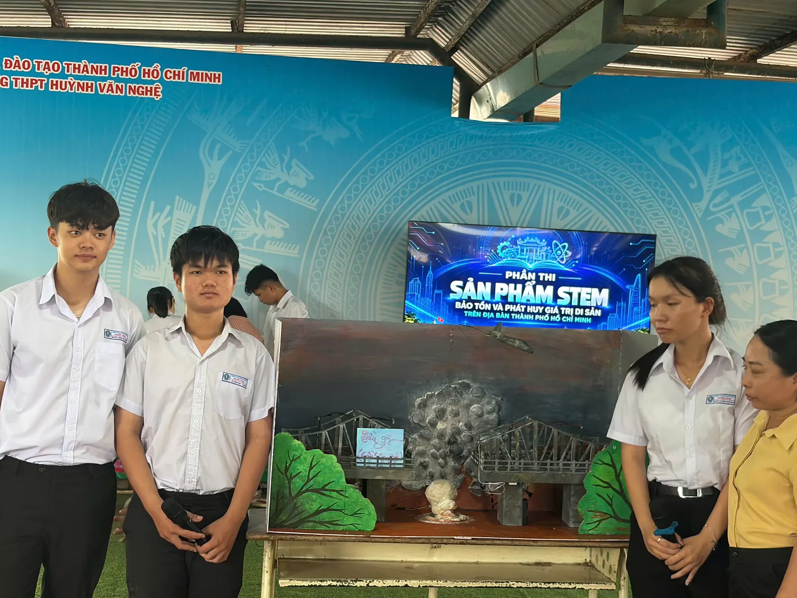 TỔ SỬ- ĐỊA-GDKT&PL TRƯỜNG THPT HUỲNH VĂN NGHỆ LAN TỎA TÌNH YÊU DI SẢN QUA TRẢI NGHIỆM VÀ SÁNG TẠO